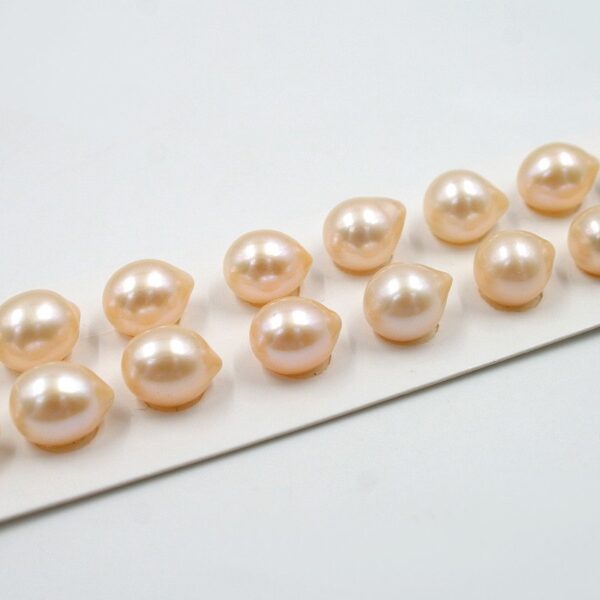 Fresh Water Pearls pairs drop shape size 10mm - Natural Color