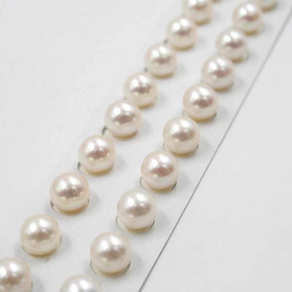 Fresh Water Pearls pairs round shape size 9½-10mm