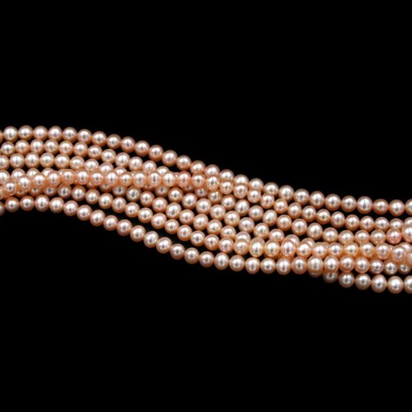 Fresh Water Pearls strands round shape size 4½-5mm - Natural Color