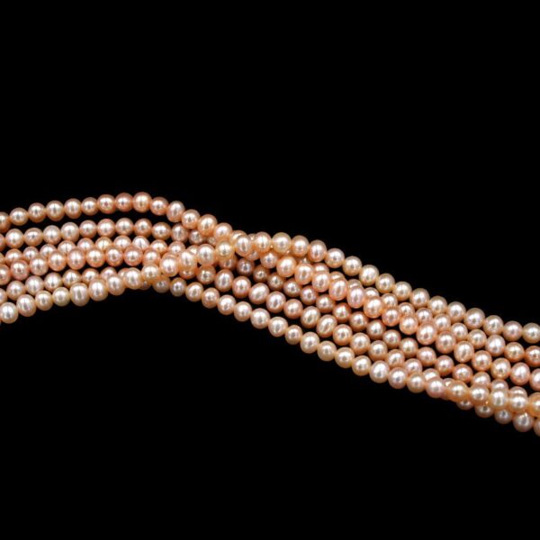 Fresh Water Pearls strands round shape size 4½-5mm - Natural Color