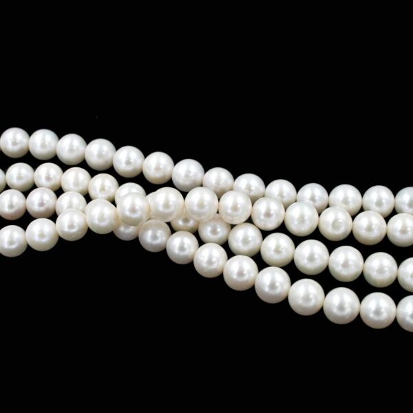 Fresh Water Pearls strands round shape size 10-11mm