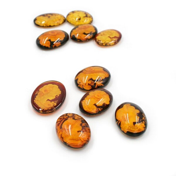 Baltic Amber engraved cameos - Various shape and measures