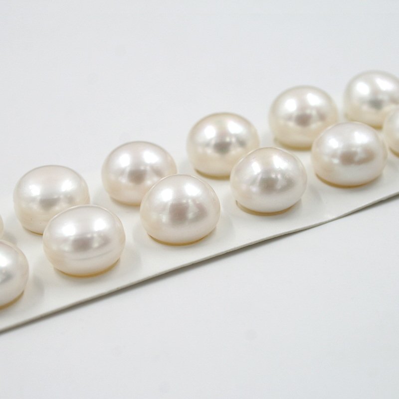Fresh Water Pearls pairs button shape size 13-13½mm - Image 2