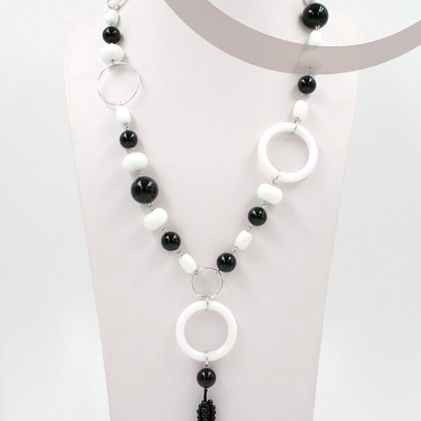 Collana lunga con elementi in pietra dura lavorata in argento 925‰