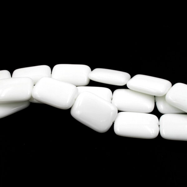 White Agate strand rectangular shape size 20x15mm