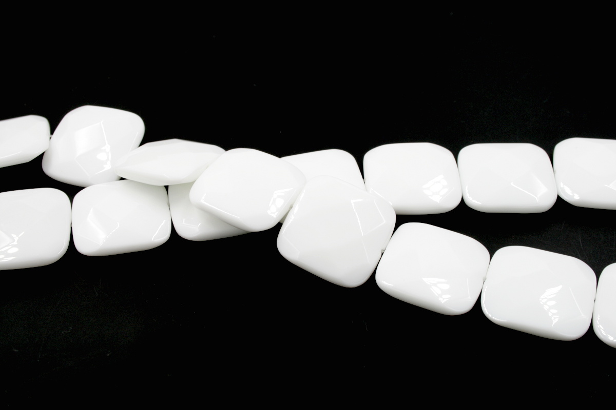 White agate strands facetted square shape size 35mm