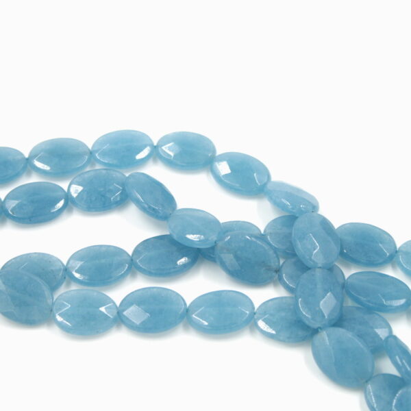 Blue spong quartz strands facetted flat oval shape size 18x13mm