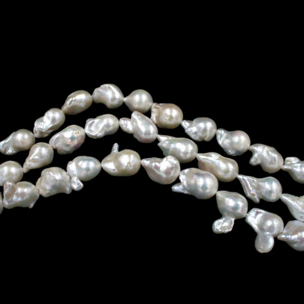 Fresh Water Baroque Pearls strands size 12-16mm