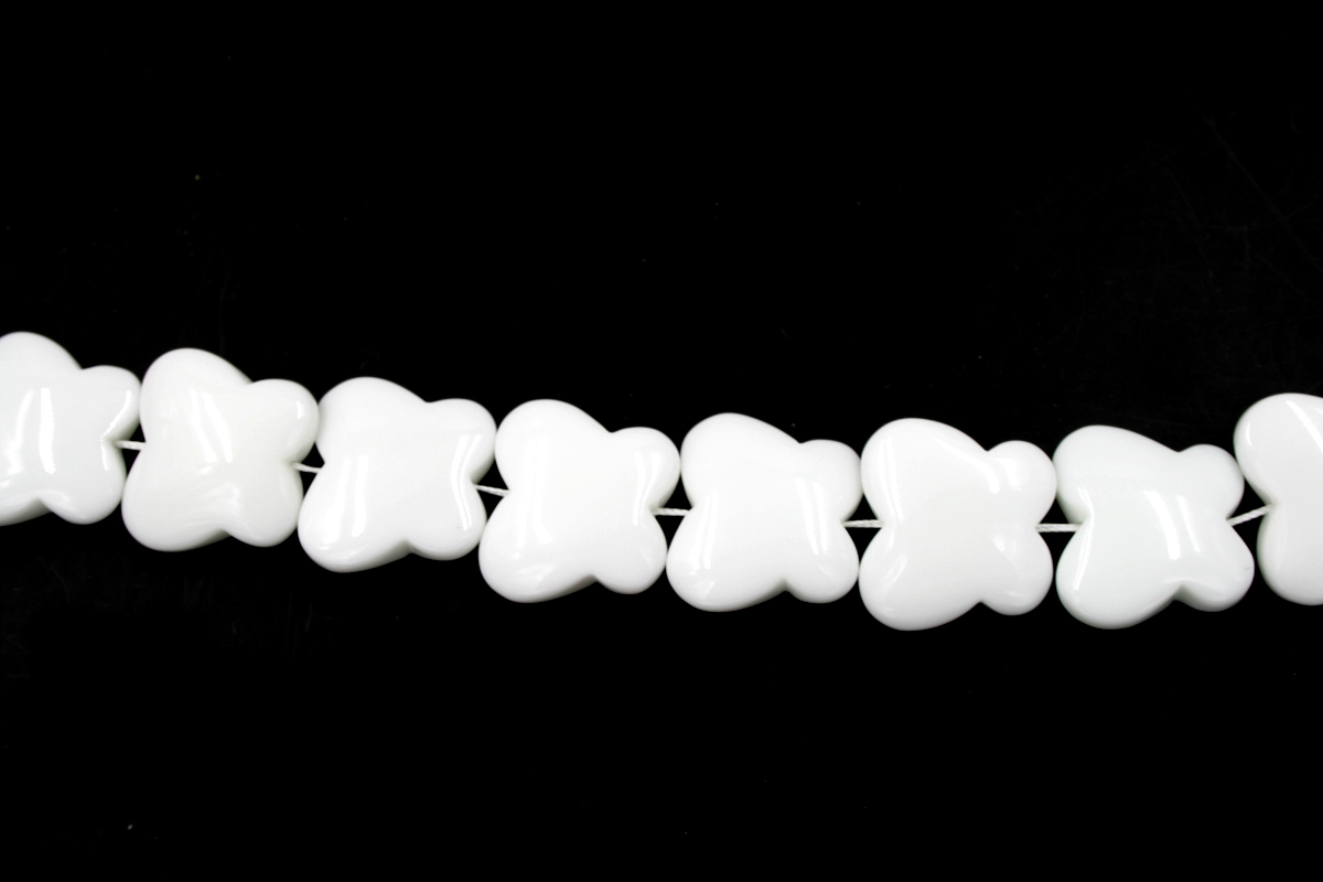 White Agate strands butterfly shape size 33x30mm - Image 2