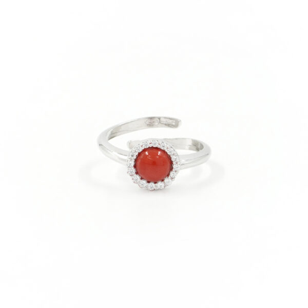 Anello in Argento 925‰ con spola tonda corallo e giro di zirconi – Rodiato
