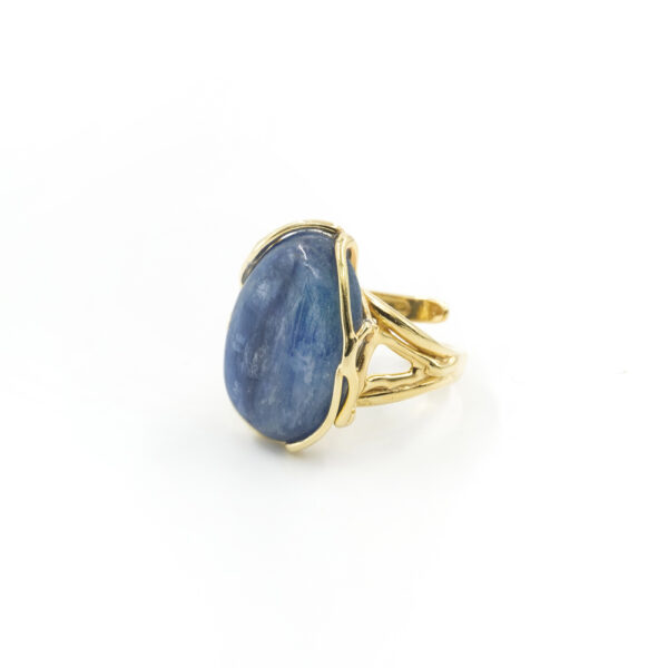 Sterling silver ring with kyanite cabochon – Golden Color