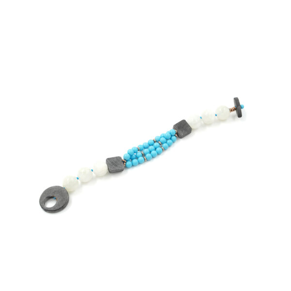 Bracelet with white moonstone, recon turquoise and horn element e clasp