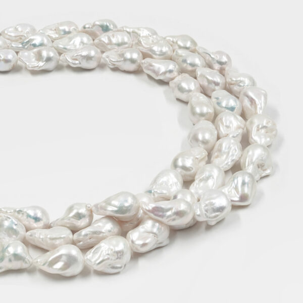 Fresh Water Pearls strands nucleated baroque shape size 14-17mm - weight 111/120gr