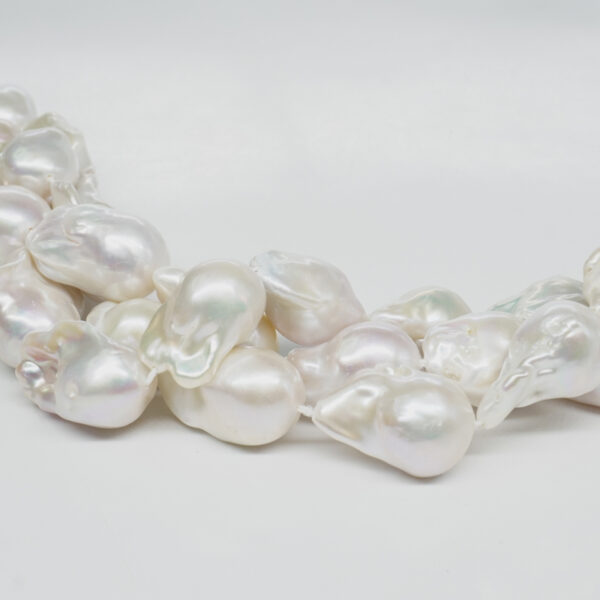 Fresh Water Pearls strands nucleated baroque shape size 15-18mm - weight 100/110gr