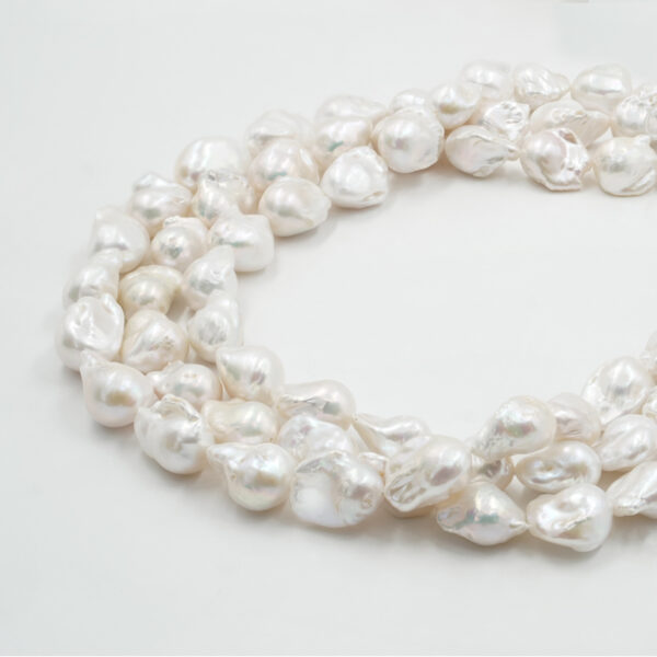 Fresh Water Pearls strands nucleated baroque shape size 12-15mm - weight 90/100gr