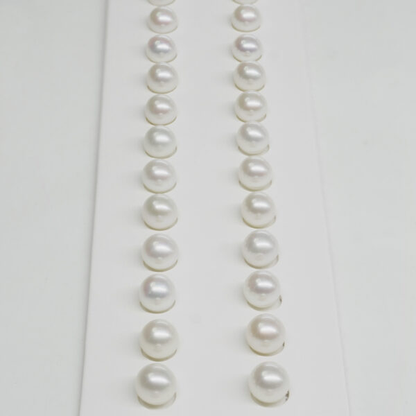 Fresh Water Pearls pairs round shape size 5-5½mm
