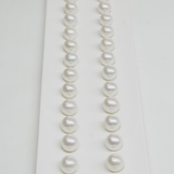 Fresh Water Pearls pairs round shape size 5½-6mm