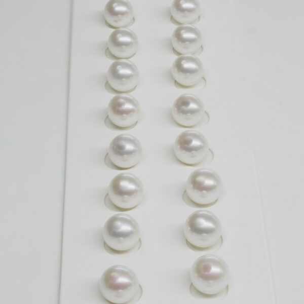 Fresh Water Pearls pairs round shape size 6-6½mm