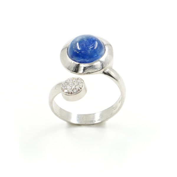 Sterling silver ring with kyanite and cubic zirconia – Platinum Color