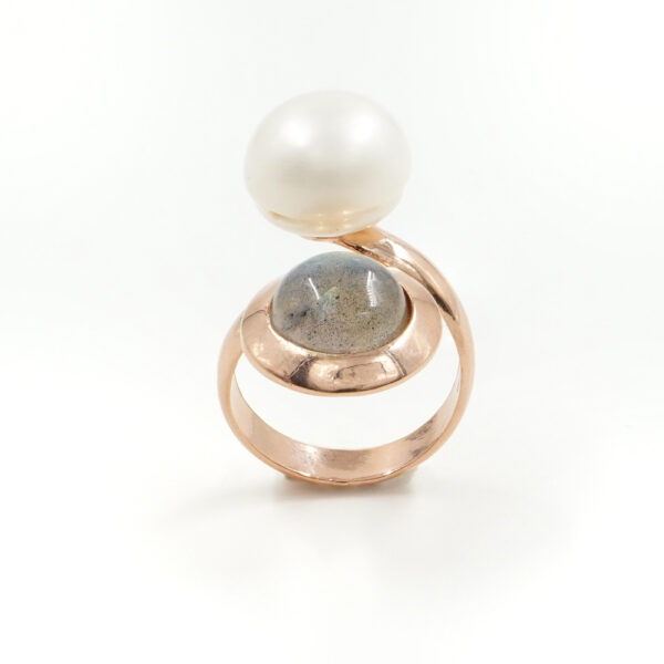Anello in argento 925 con labradorite e perla – Rosato