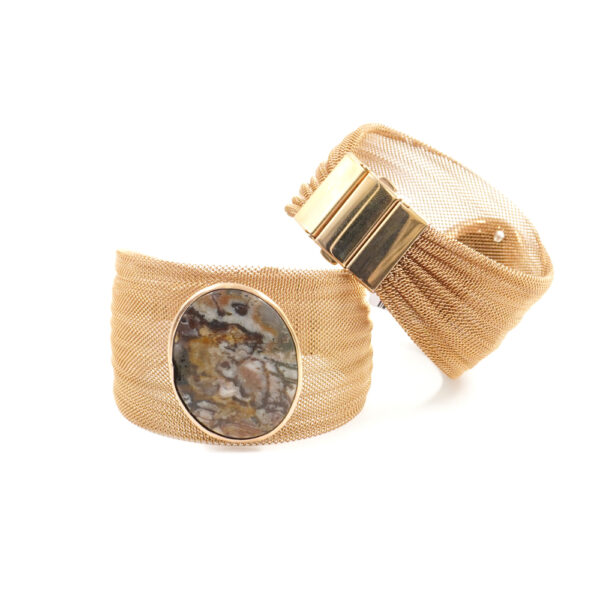 <span style="color: #ed1c24;"><strong>Metal</strong></span> Band Bracelet with outback jasper mounted with sterlin silver – Rose Color