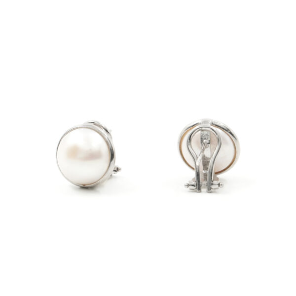 Sterling Silver Earrings with button pearl – Platinum Color