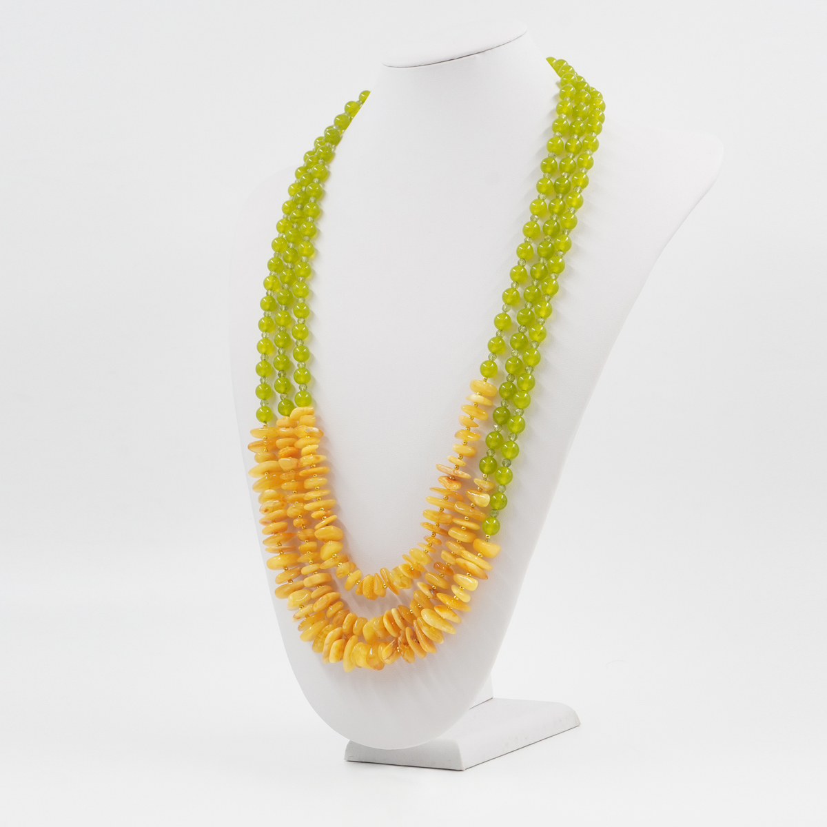 Collana Multifilo con giada tinta verde, ambra gialla, peridoto, ematite, chiusura in argento 925 – Dorato