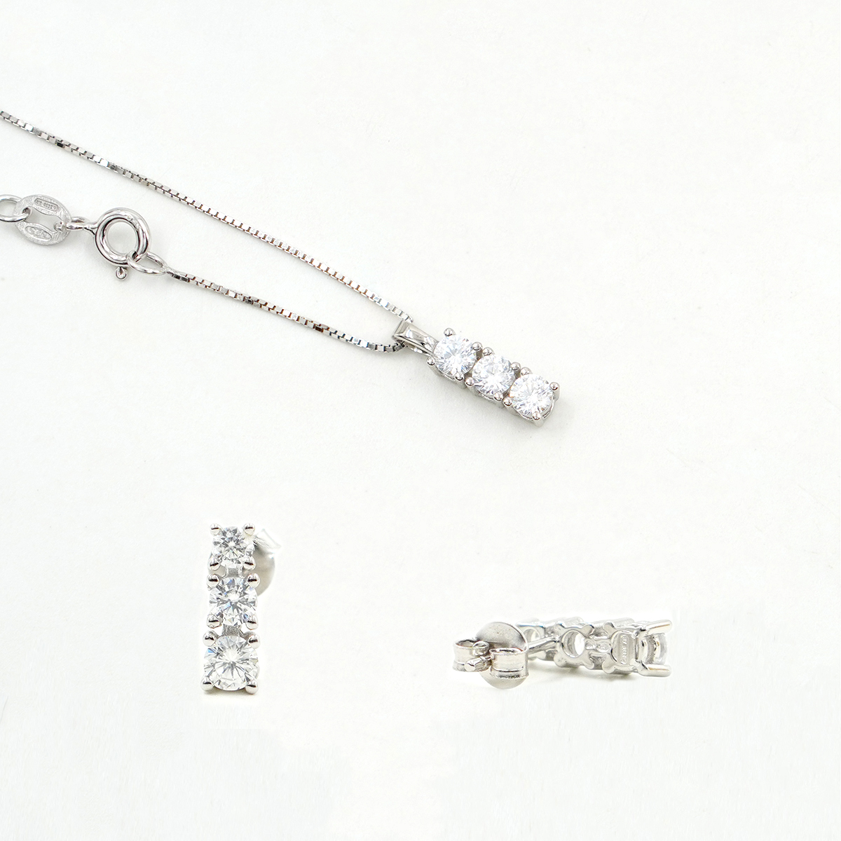 Orecchini e Collana trilogy in argento 925 con zirconi bianchi – Rodiato