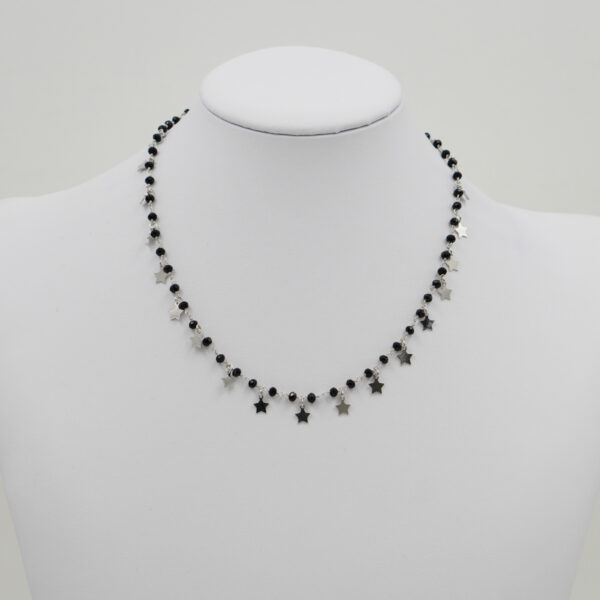 Collana ammagliata in argento 925 con agata nera ed elementi stella – Rodiato