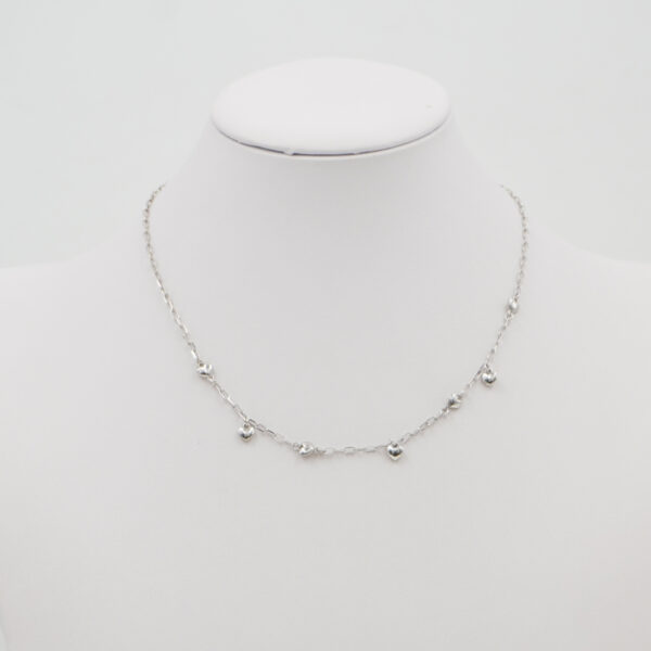 Collana con catena graffetta in argento 925 con cuori – Rodiato