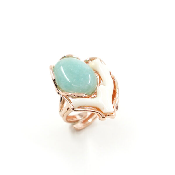 Anello in argento 925 con corallo bianco, amazzonite – Rose'