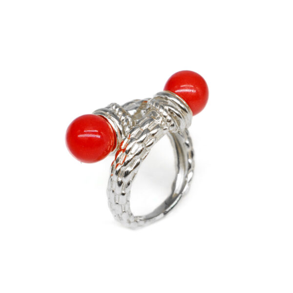 Sterling Silver contrarier ring with recon coral sphere – Golden Color