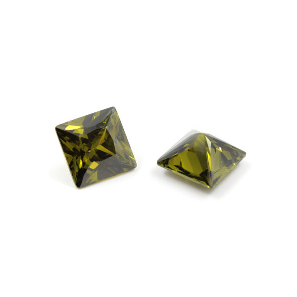 Buste di Zirconi verdi taglio quadrato 4mm a 8mm