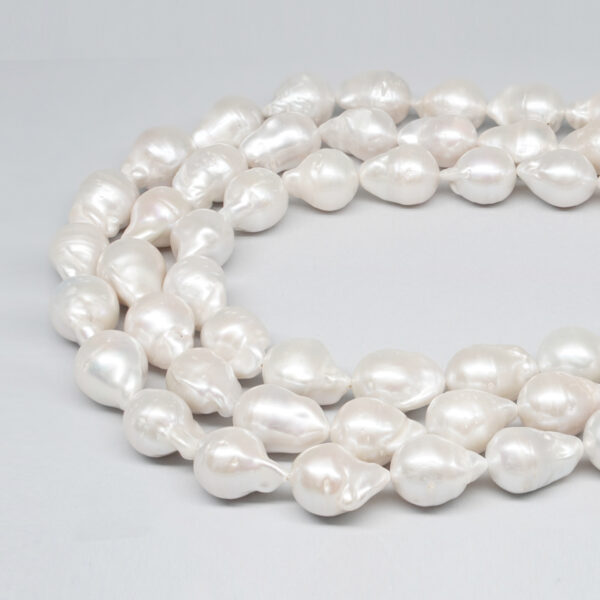 Fresh Water Pearls strands nucleated baroque shape size 15-18mm – weight 111-120gr