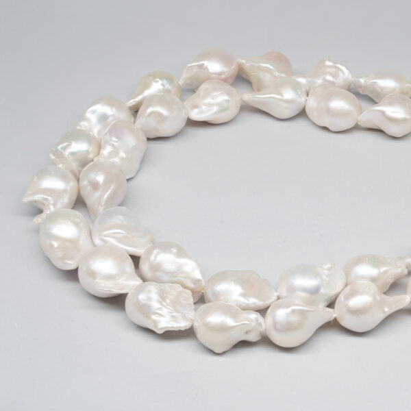 Fresh Water Pearls strands nucleated baroque shape size 16-18mm - weight 111/120gr