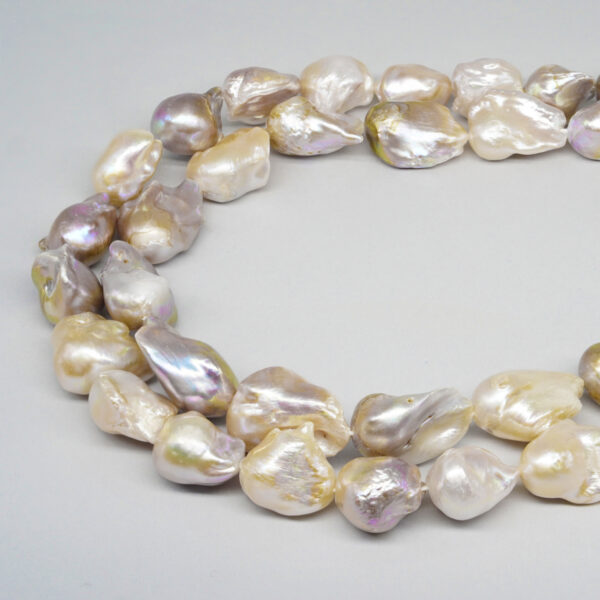 Fresh Water Pearls strands nucleated baroque shape size 16-18mm - weight 111/120gr - Natural Color