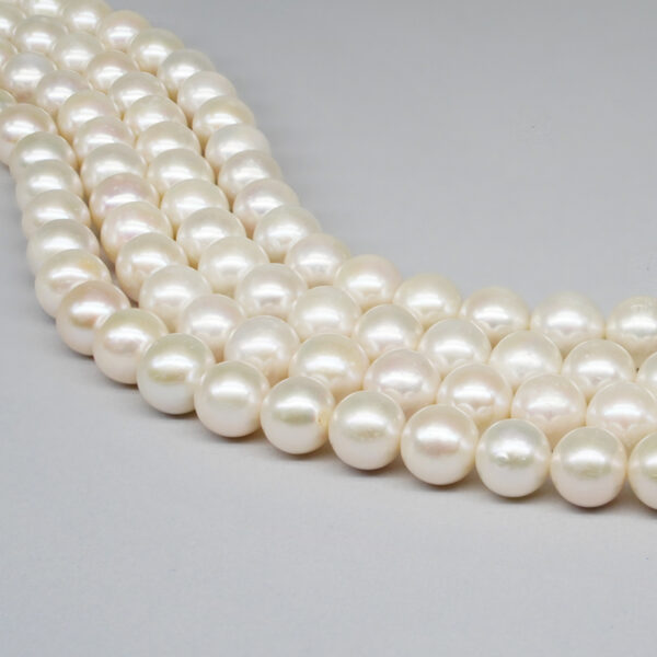 Fresh Water Pearls strands round shape size 10-11mm