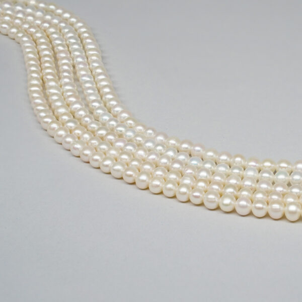 Fresh Water Pearls strands round shape size 4½-5mm
