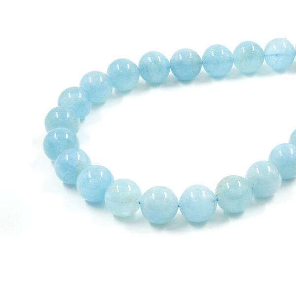 Aquamarine strands round shape size 16mm