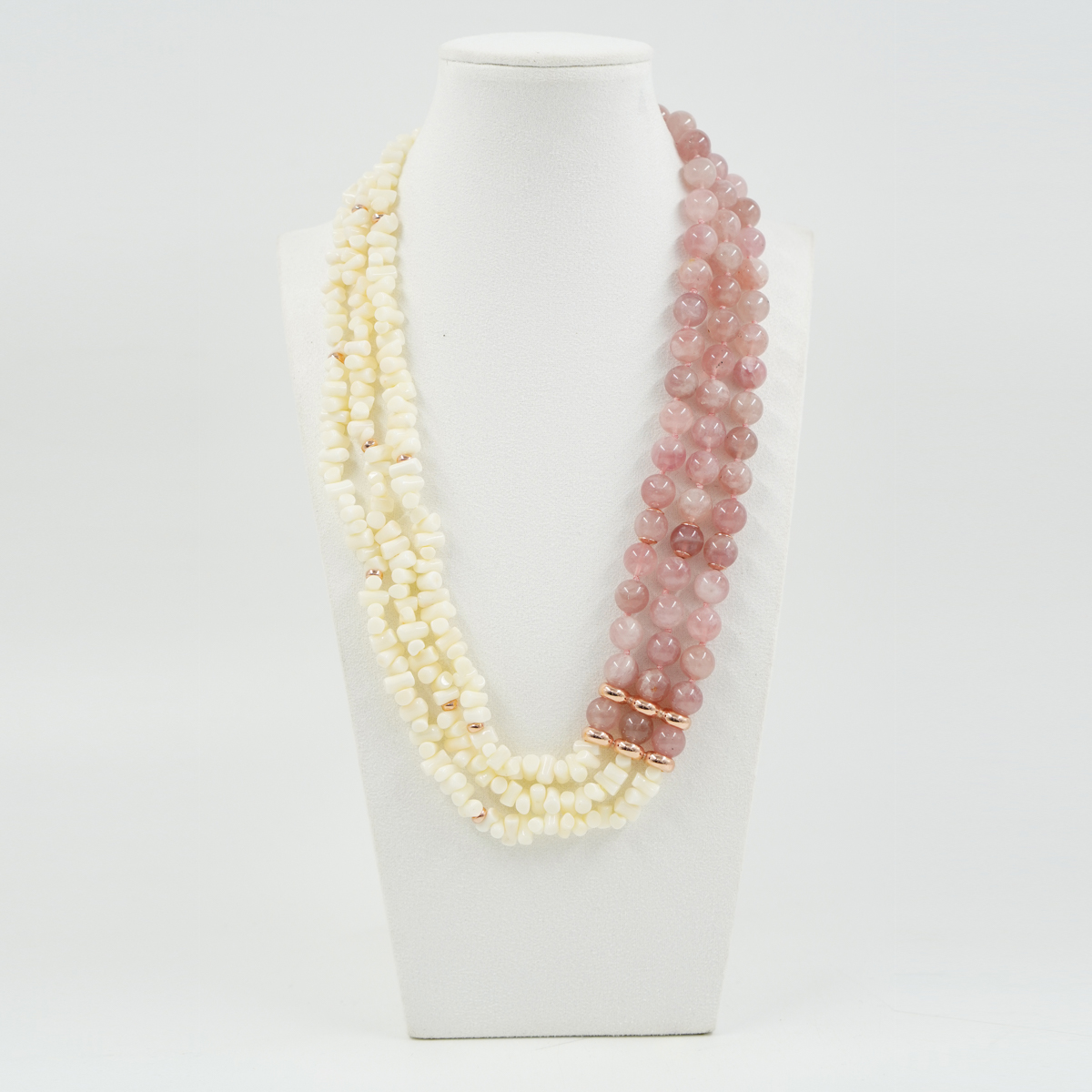 Collana Multifilo con corallo bianco, larimar, chiusura in argento – Rosè