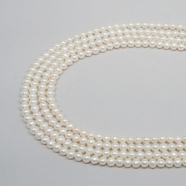 Fresh Water Pearls strands round shape size 4½-5mm