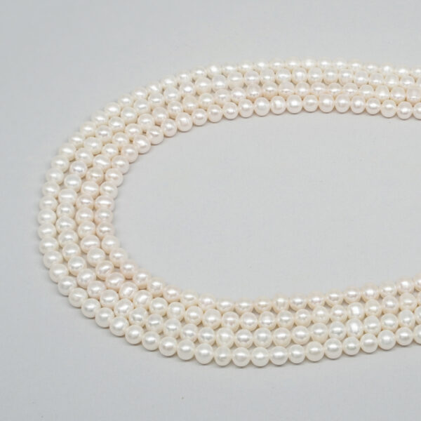 Fresh Water Pearls strands round shape size 4½-5mm