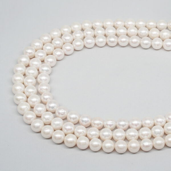 Fresh Water Pearls strands round shape size 10-11mm