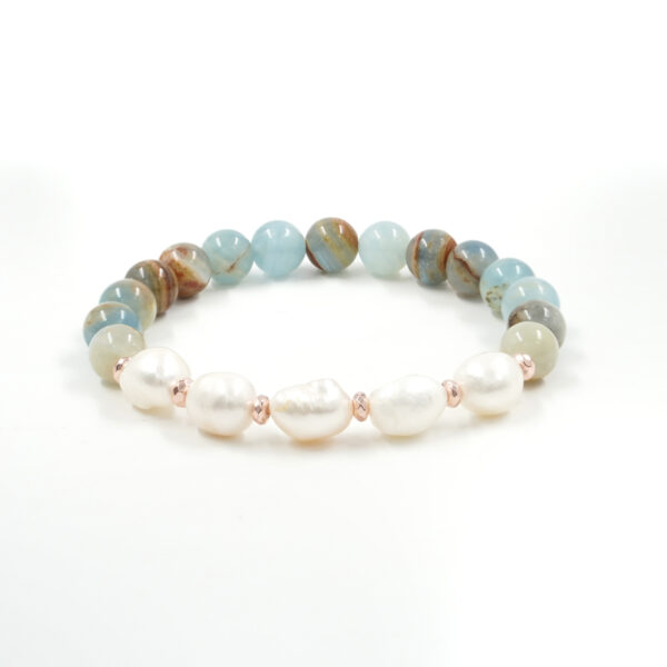 Elastic bracelet with blue calcite, freshwater pearl size, hematite
