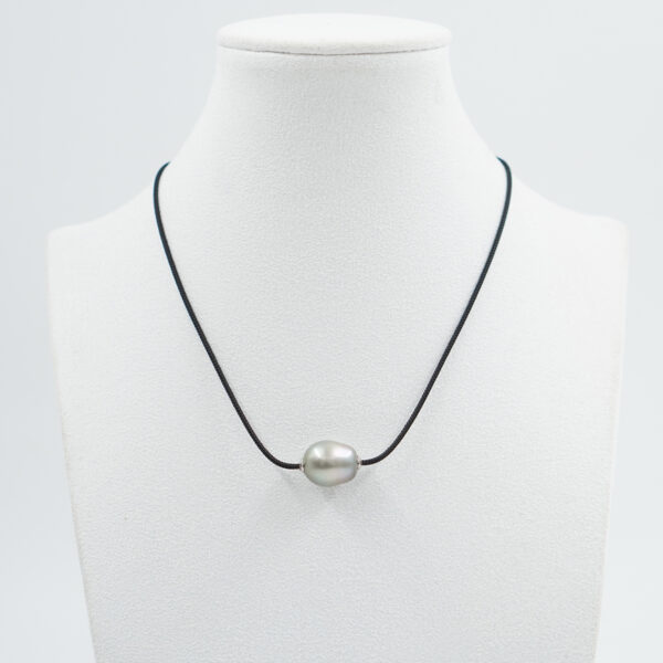 Lace Necklace with Tahiti pearl and sterling silver clasp – Rhodium Color