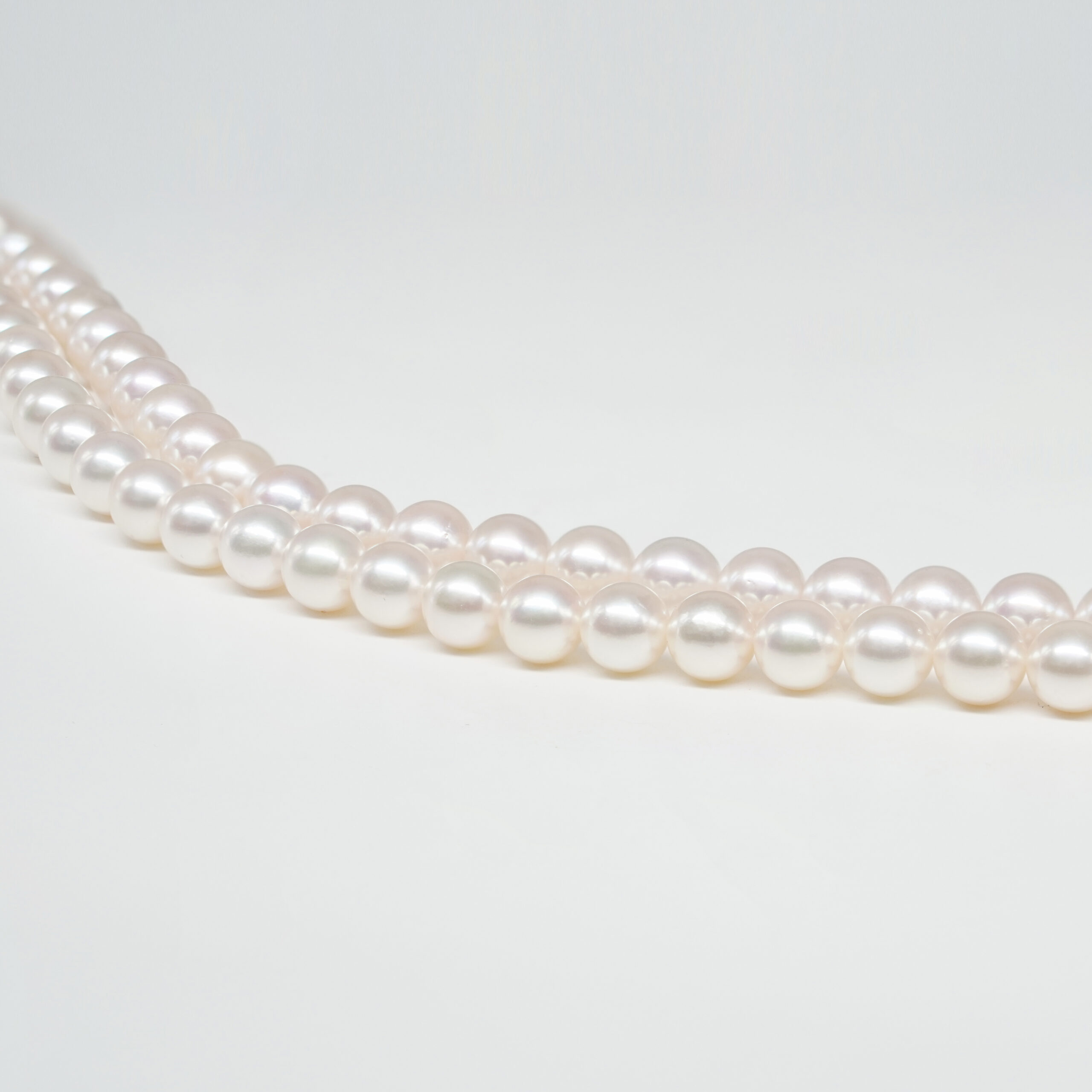 Fili di Perle Akoya Giapponesi tondi misura 9-9½mm