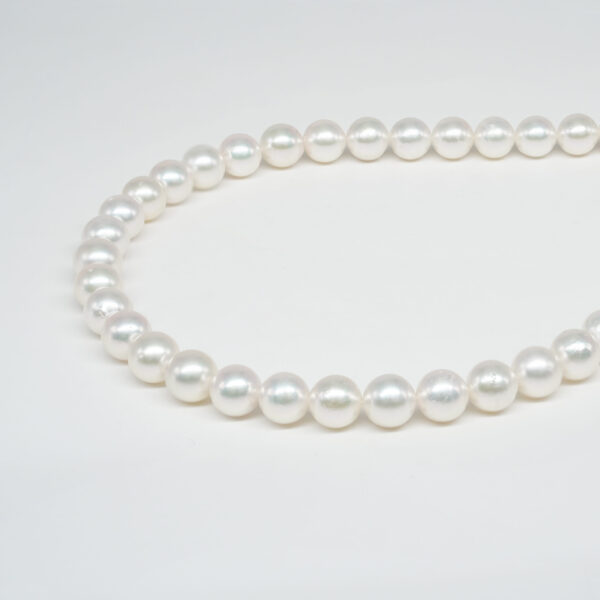 Akoya round pearl strands size 9½-10mm