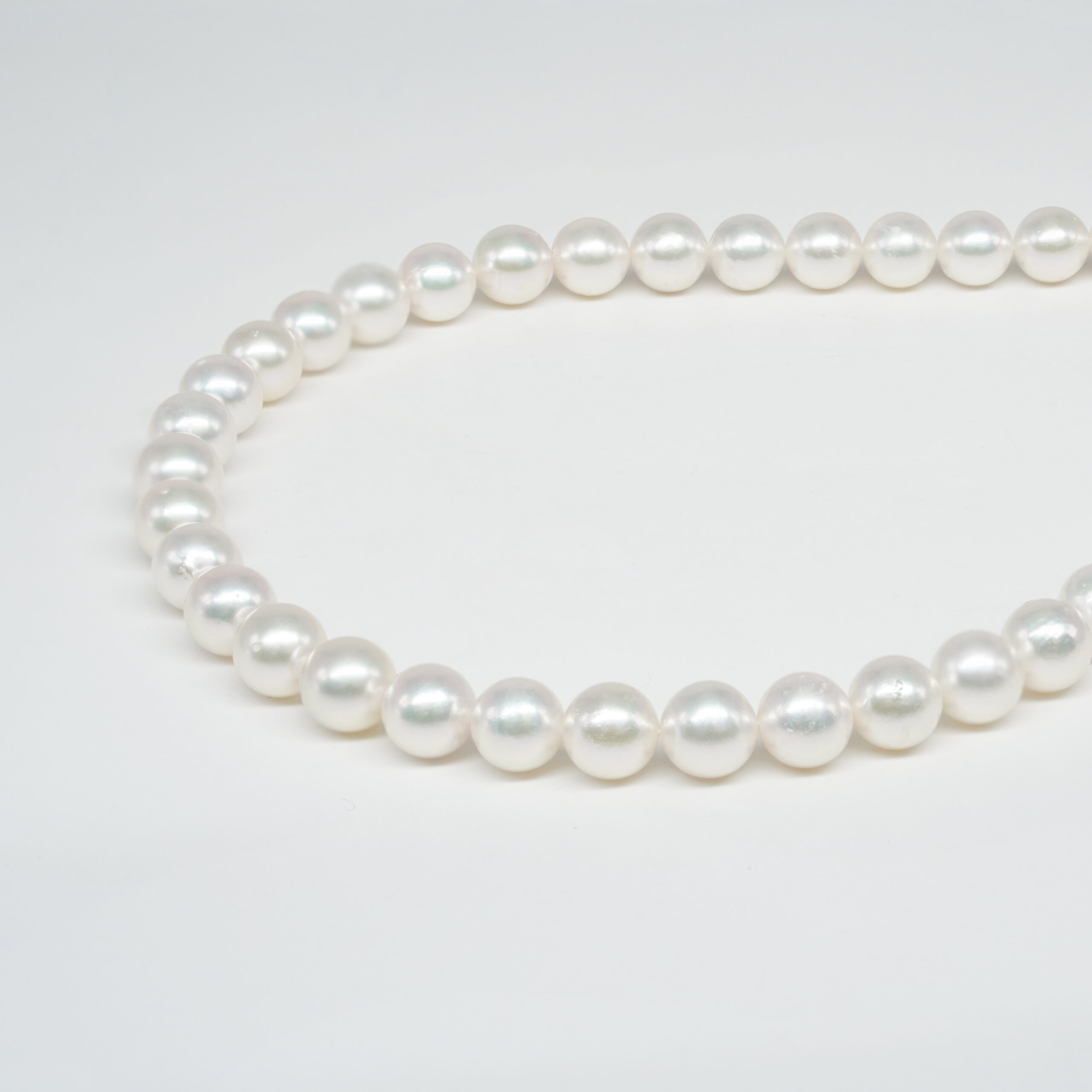 Akoya round pearl strands size 9½-10mm