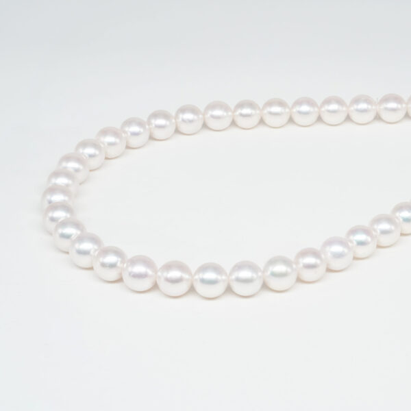 Akoya round pearl strands size 9½-10mm