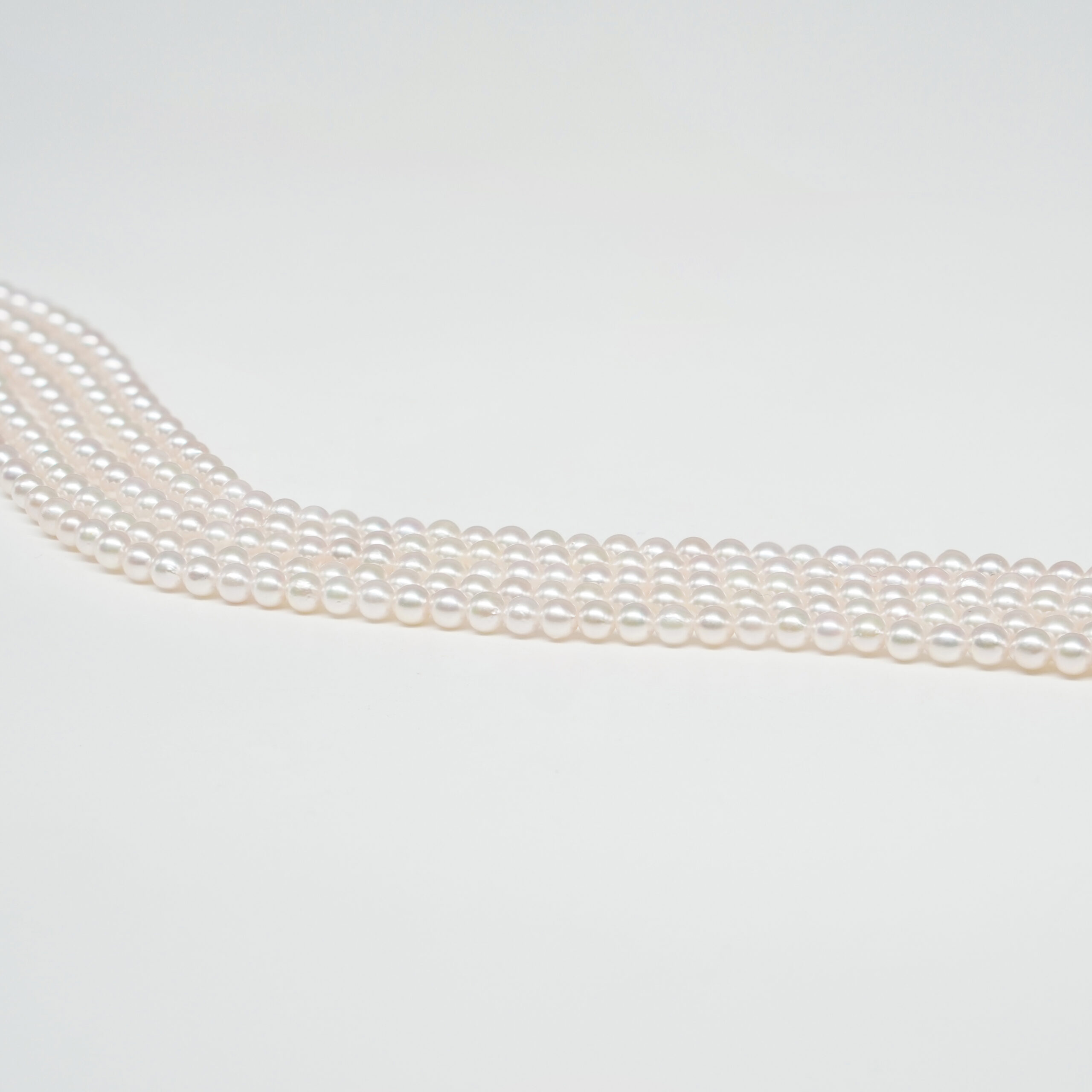 Fili di Perle Akoya Giapponesi tondi misura 3-3½mm